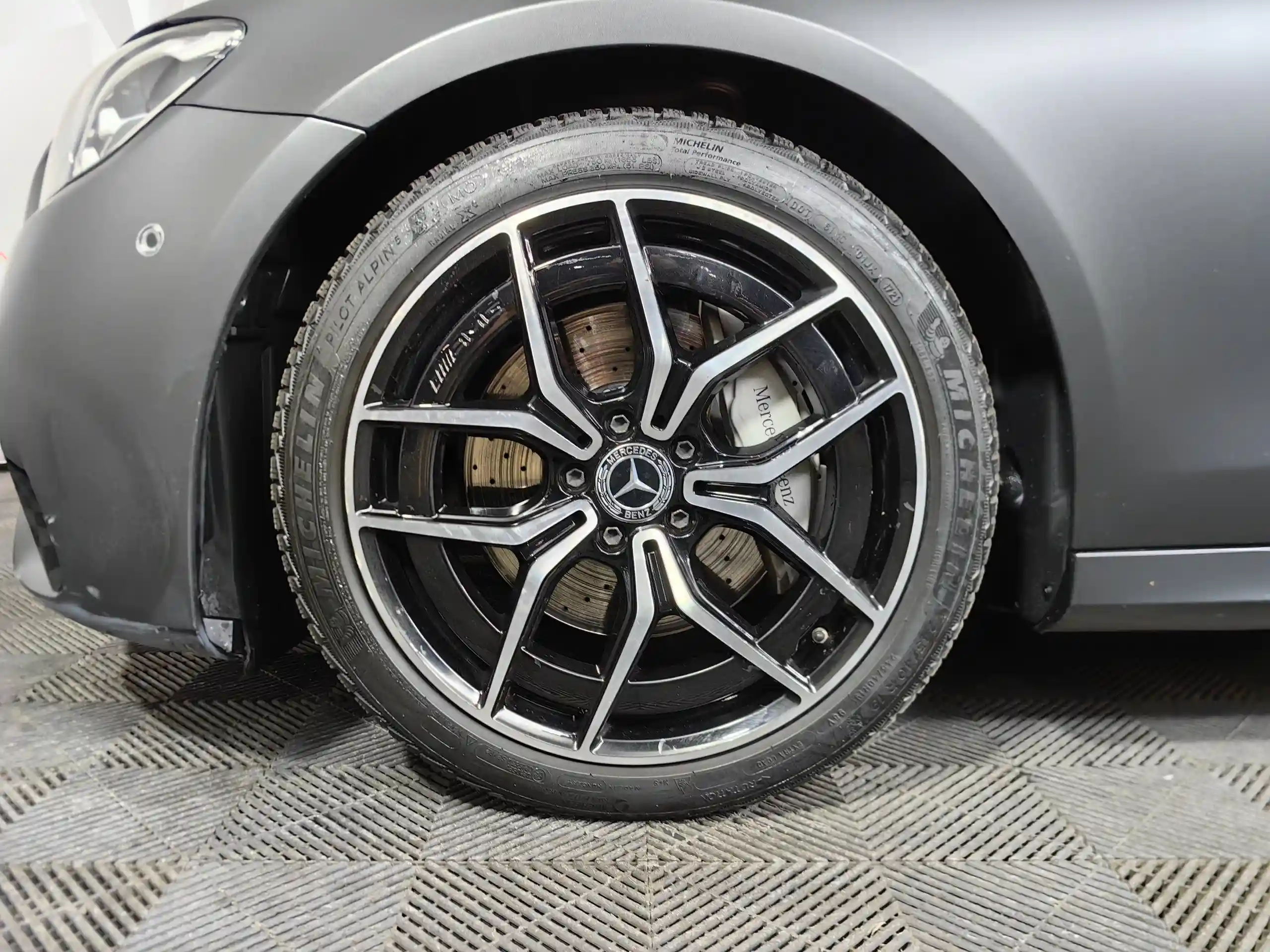 Mercedes-Benz E-Класс 2022