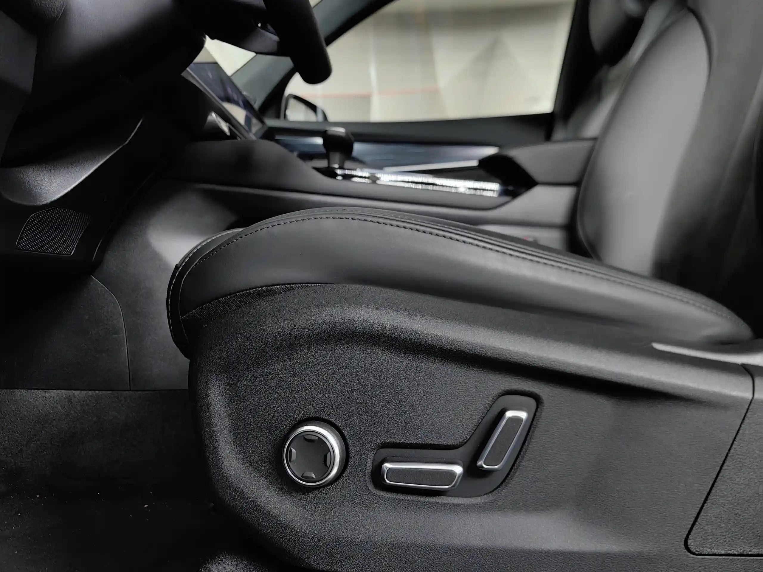 Geely Monjaro 2024