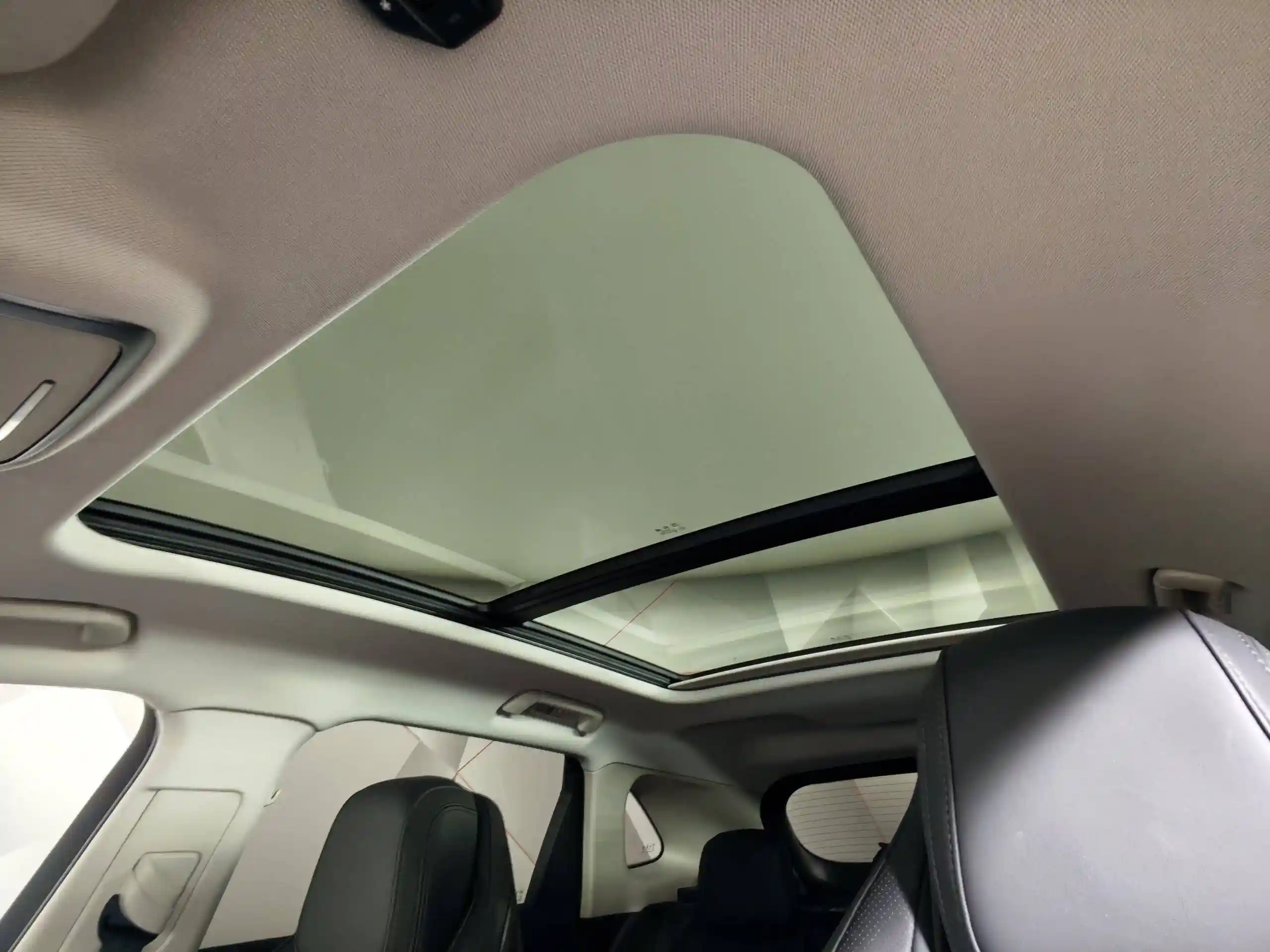 Hongqi HS3 2024