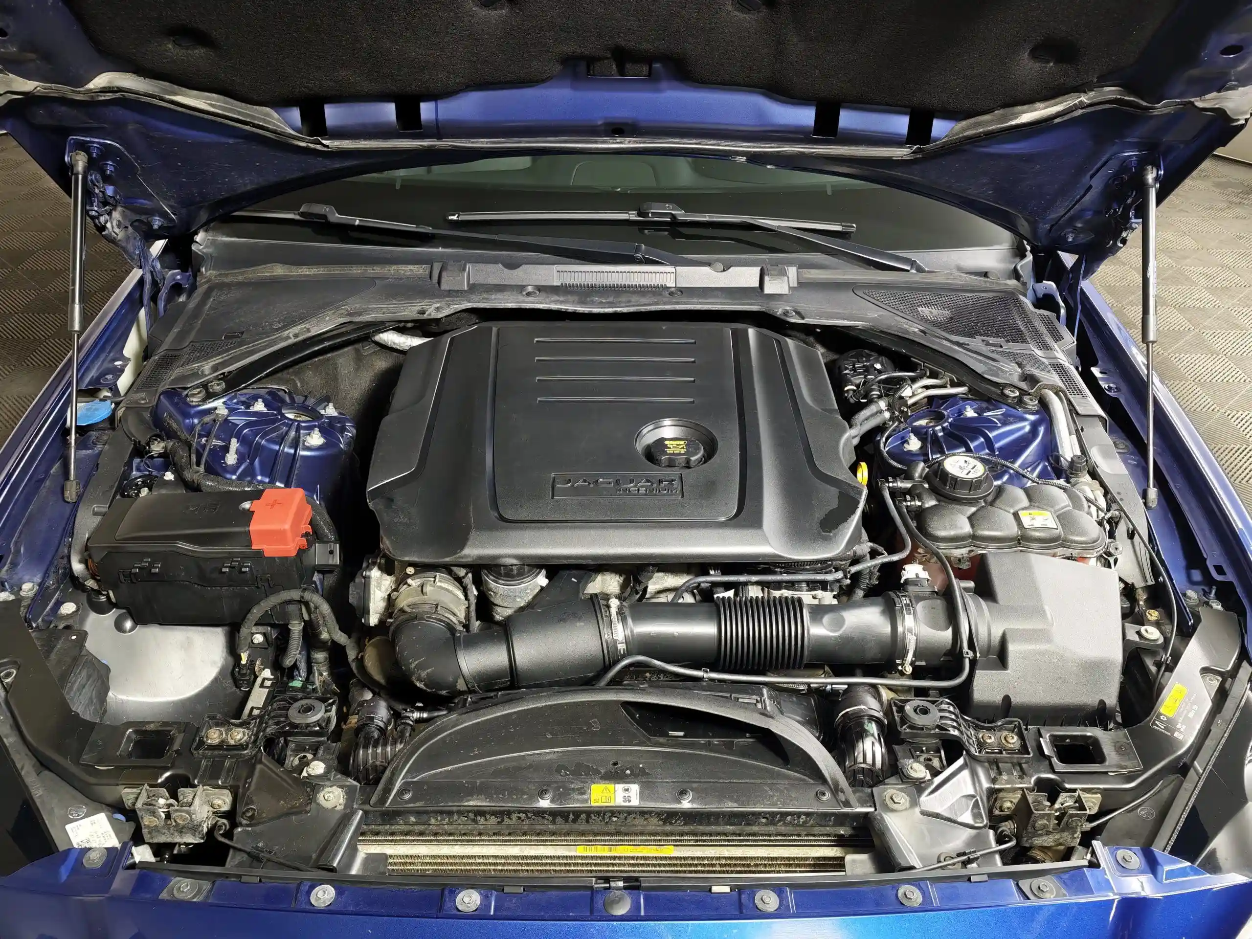 Jaguar XE 2015