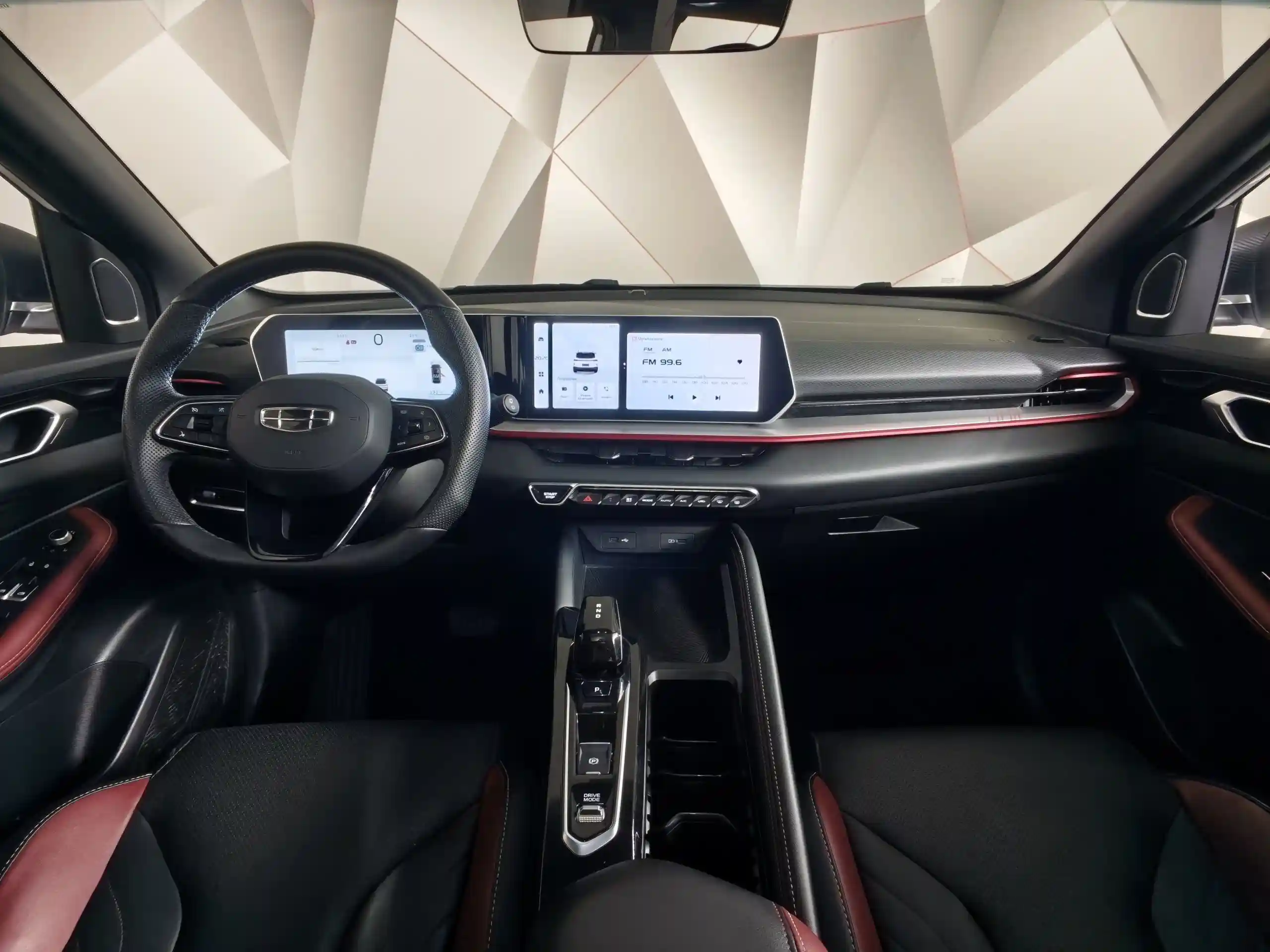 Geely Coolray 2023