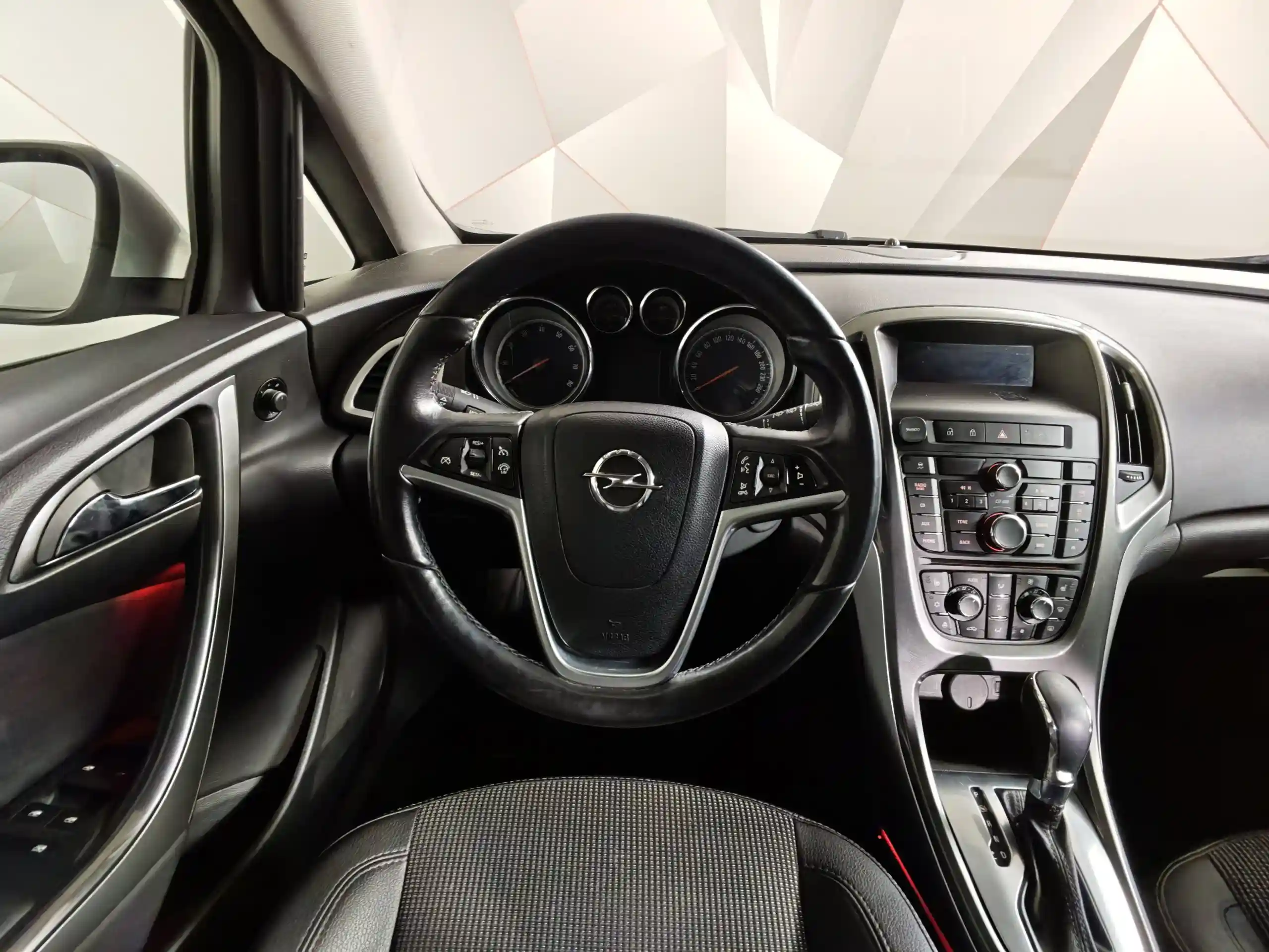 Opel Astra 2012