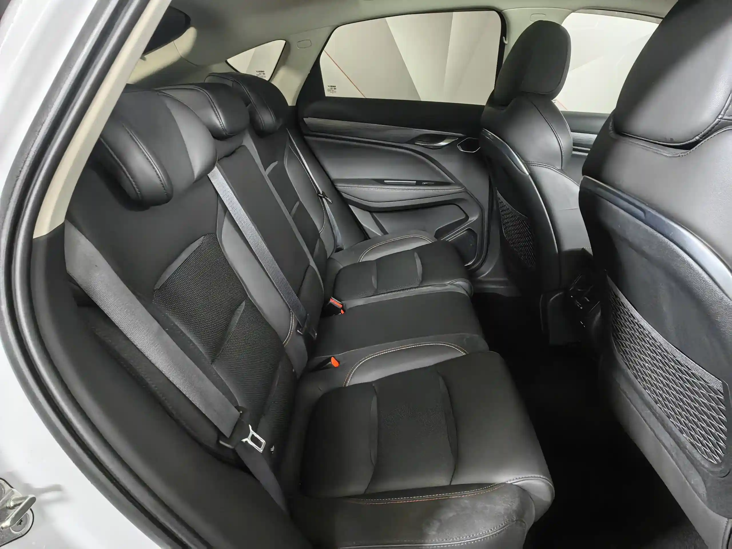 Geely Tugella 2022