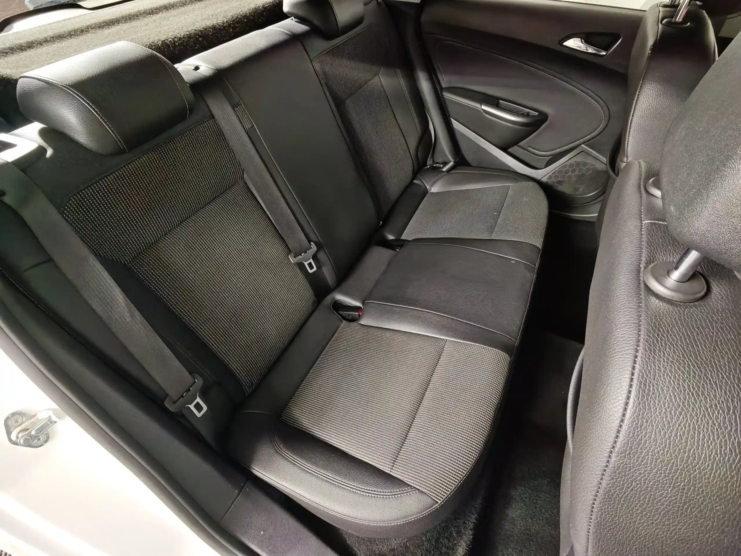Opel Astra 2011
