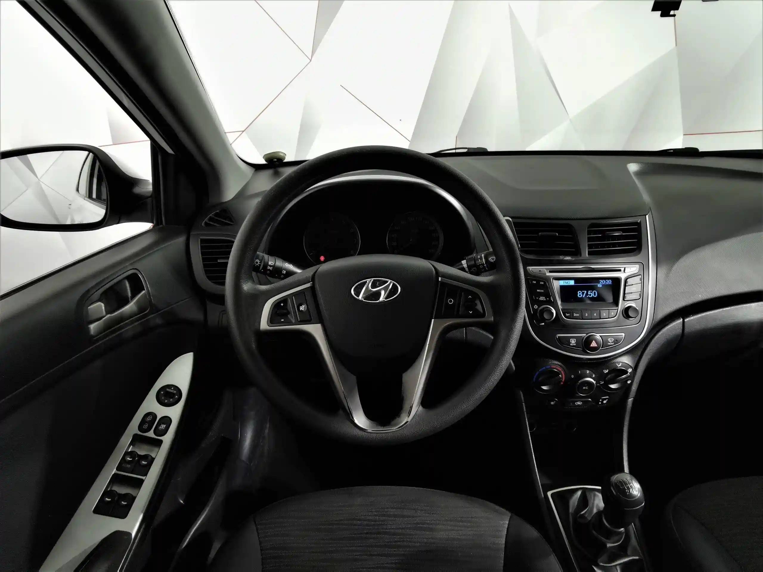 Hyundai Solaris 2015