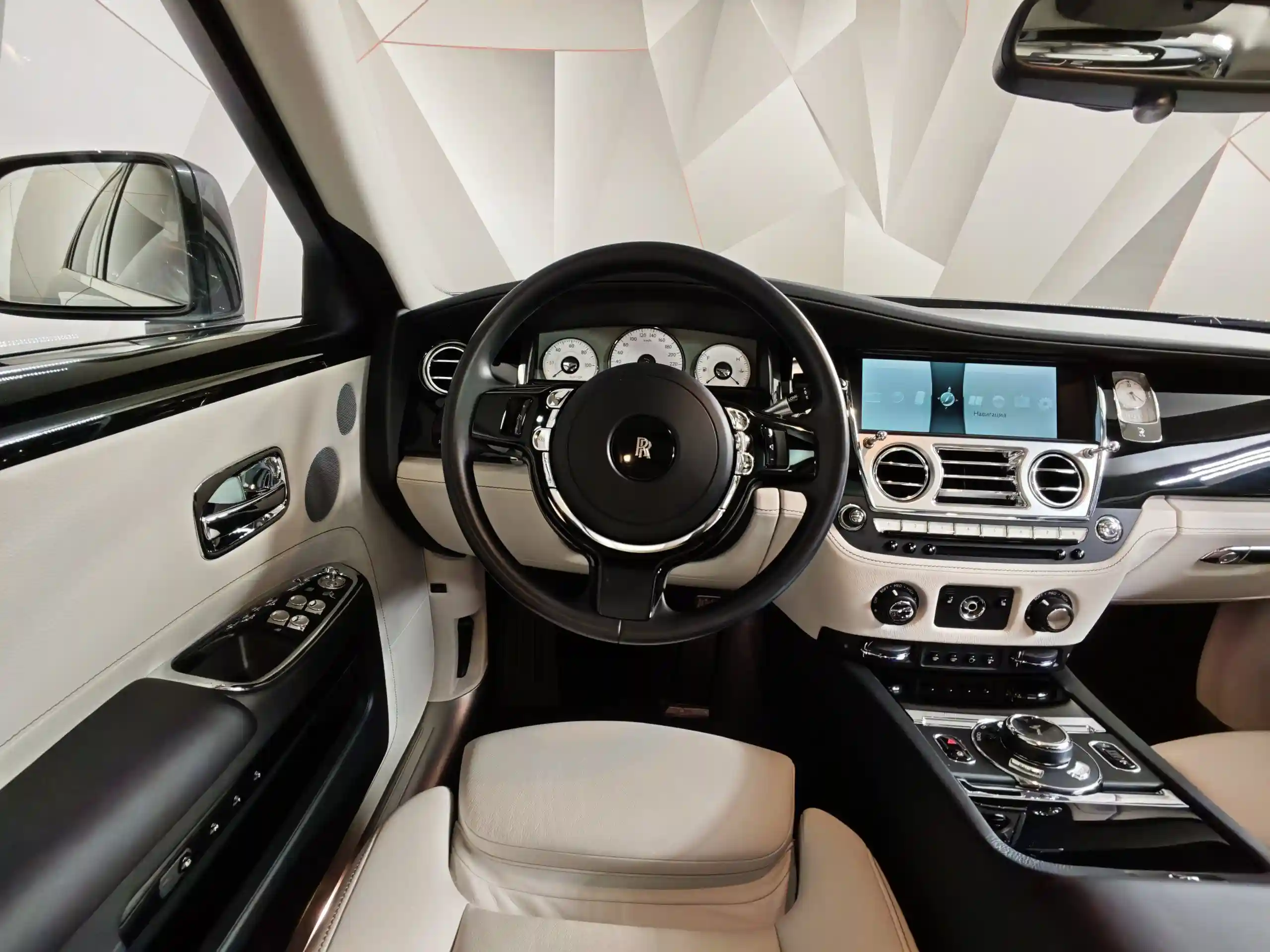 Rolls-Royce Ghost 2015