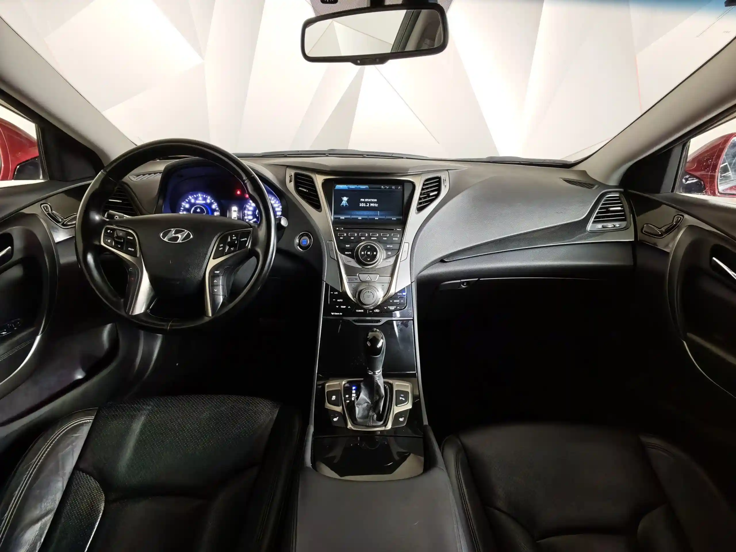 Hyundai Grandeur 2012
