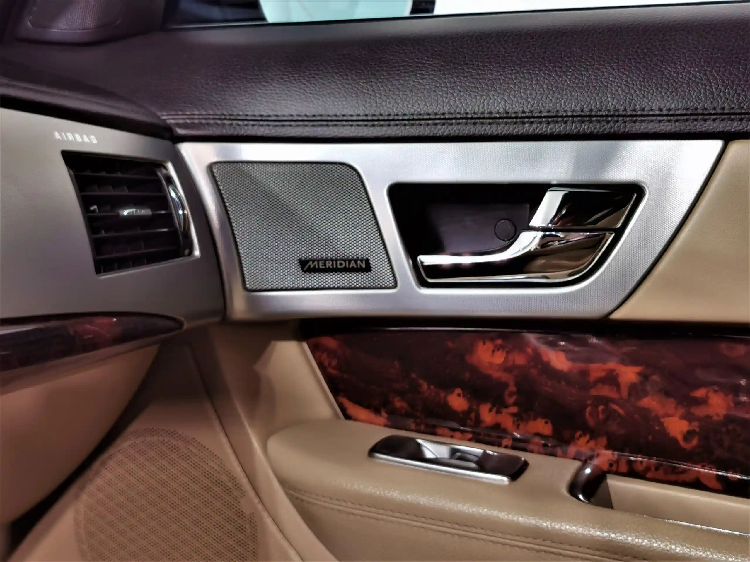 Jaguar XF 2013