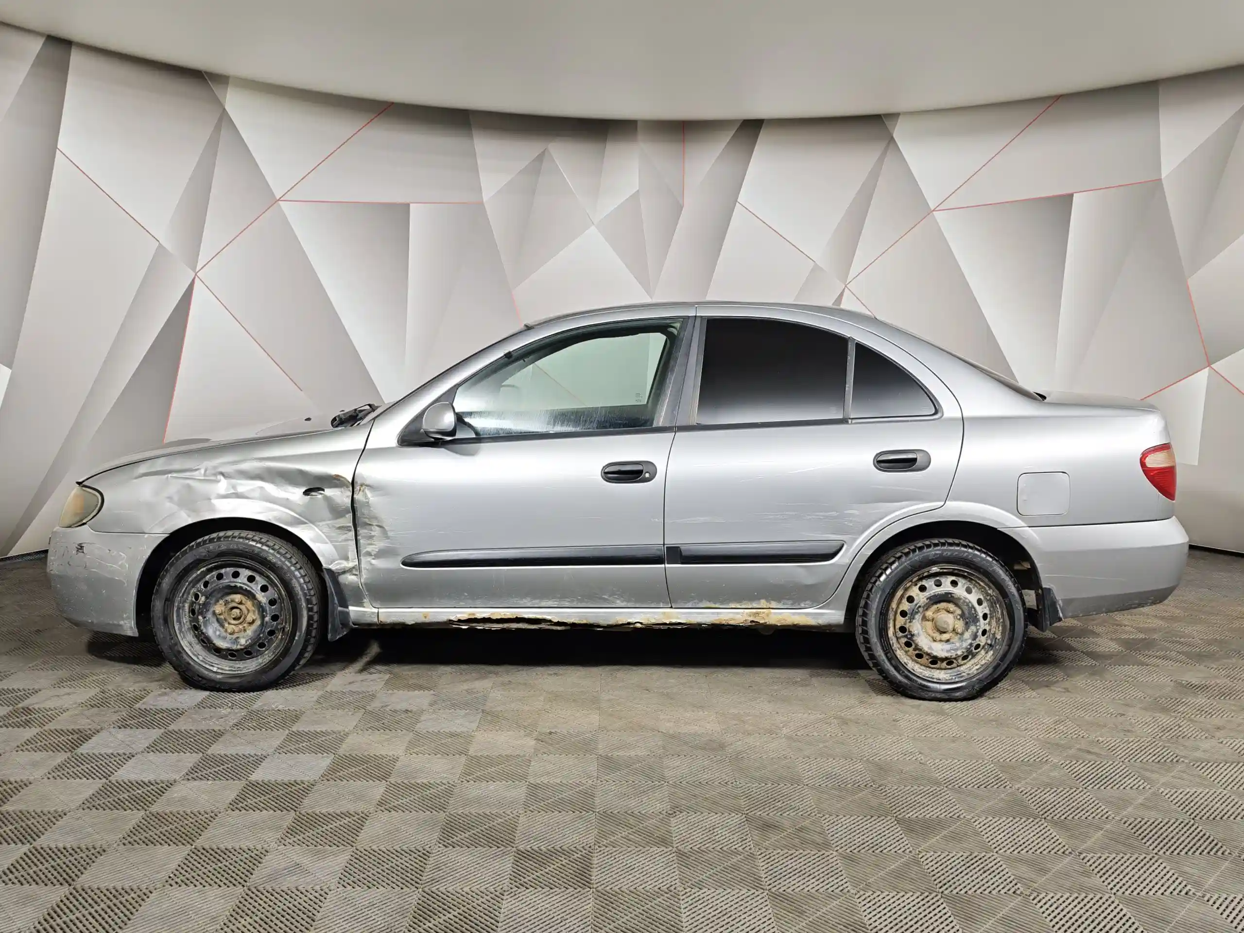 Nissan Almera 2004