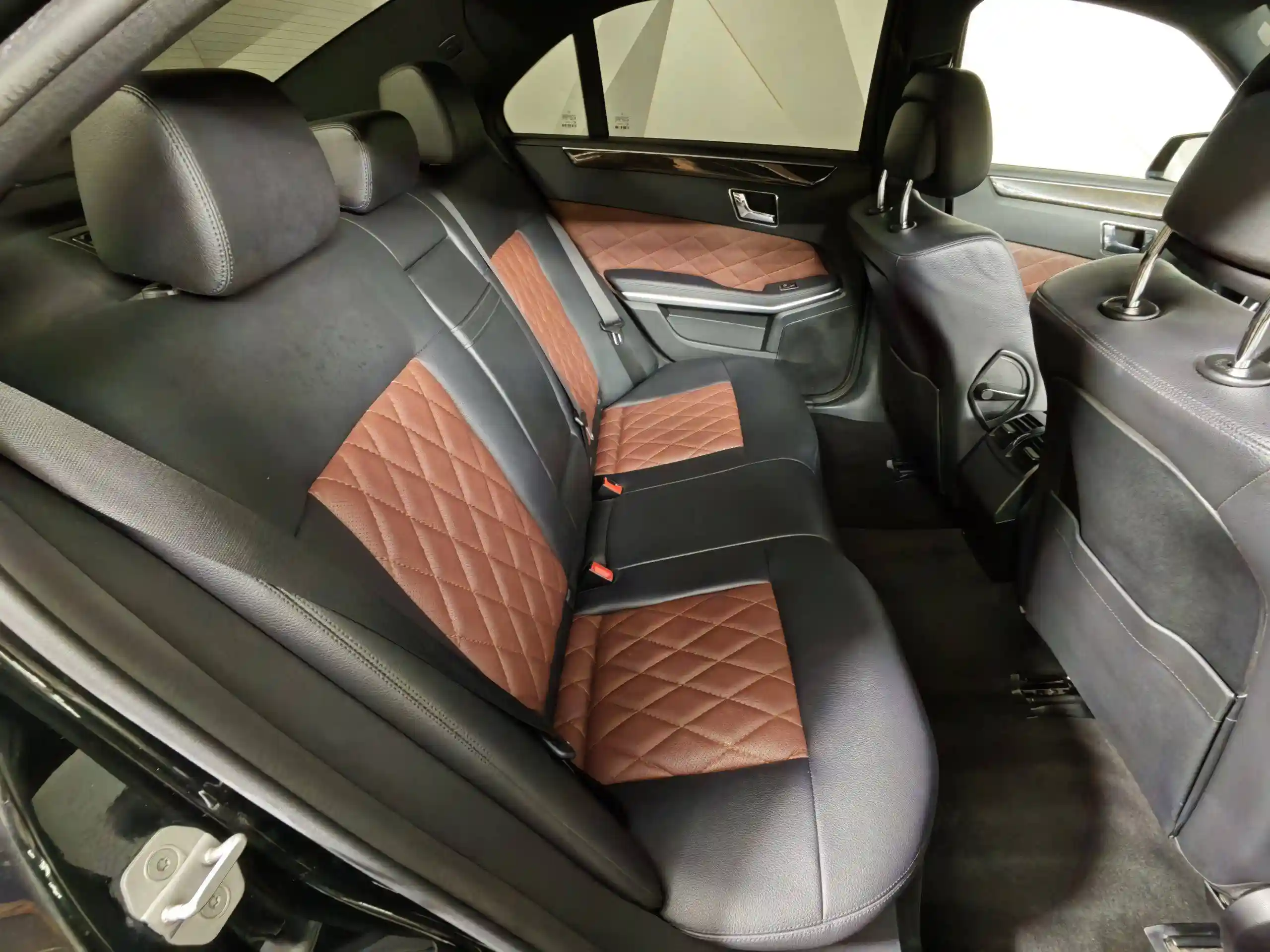 Mercedes-Benz E-Класс 2011