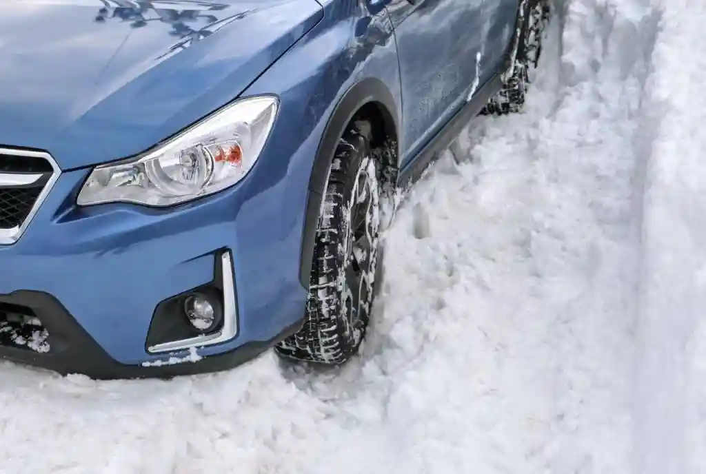 Что делать, если машина застряла в снегу?